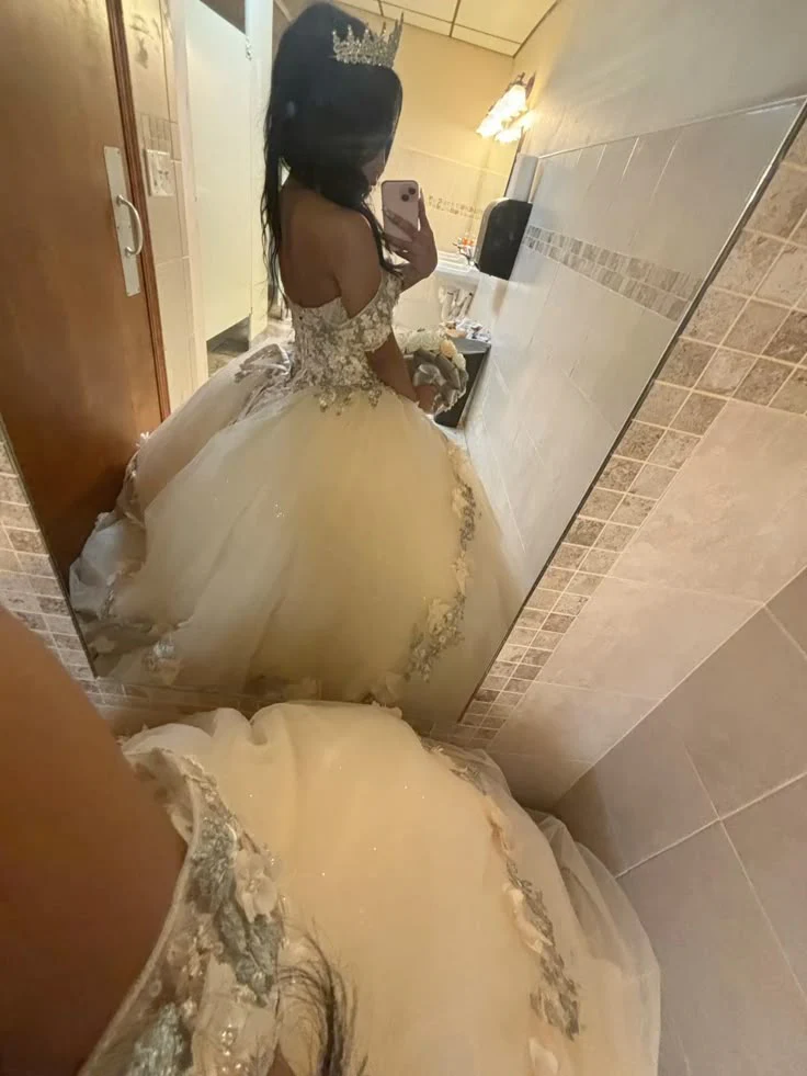 Champagne Quince Dress with Flowers Sweet 16 Dresses Off the Shoulder Ball Gown    fg8019