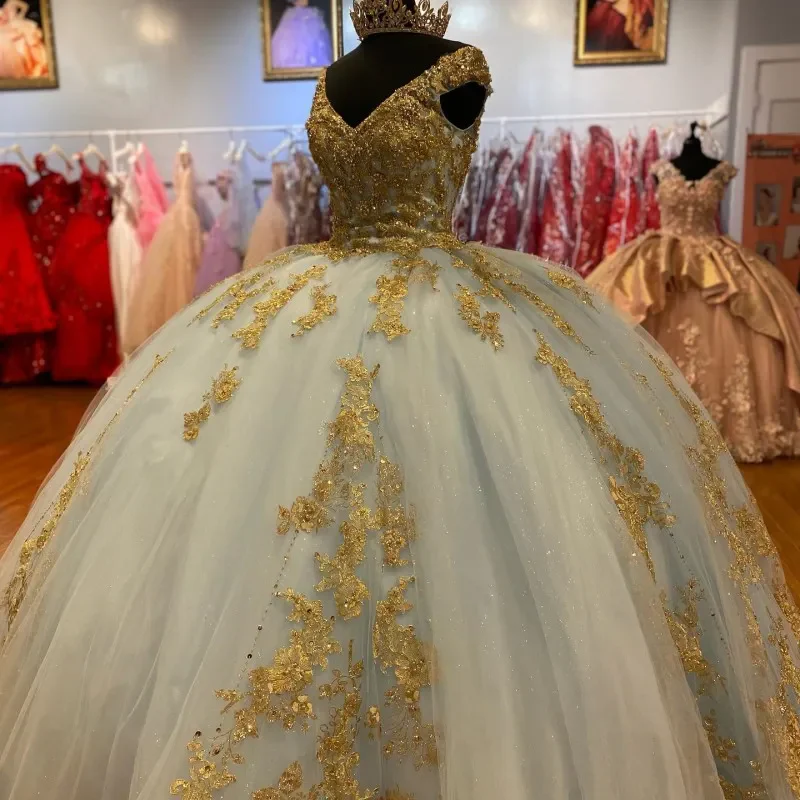 Sky Blue Sexy V-Neck Ball Gown Luxury Beaded Gold Applique Quinceanera Dresses Sleeveless Tull Princess Sweet 16 15 Vestidos De        fg5575 - Image 2